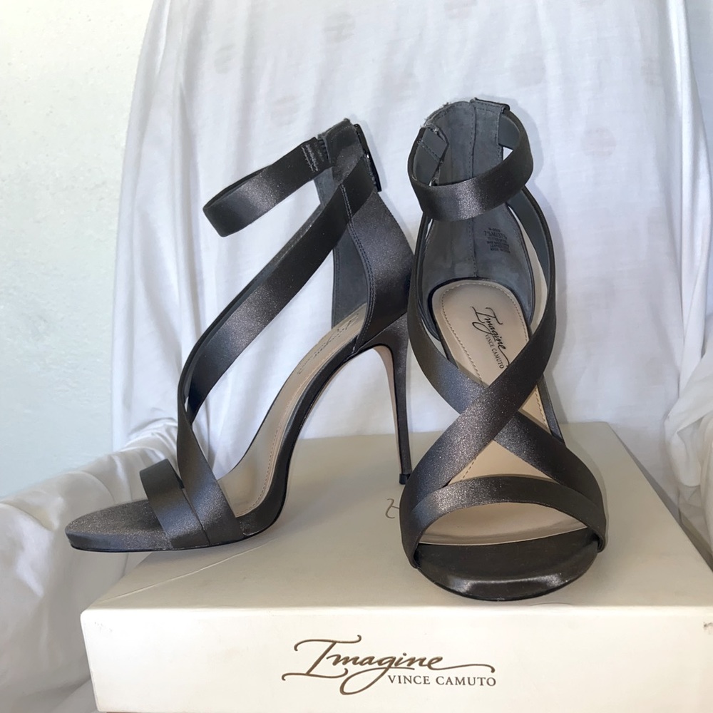 Great condition grey Vince Camuto heels
